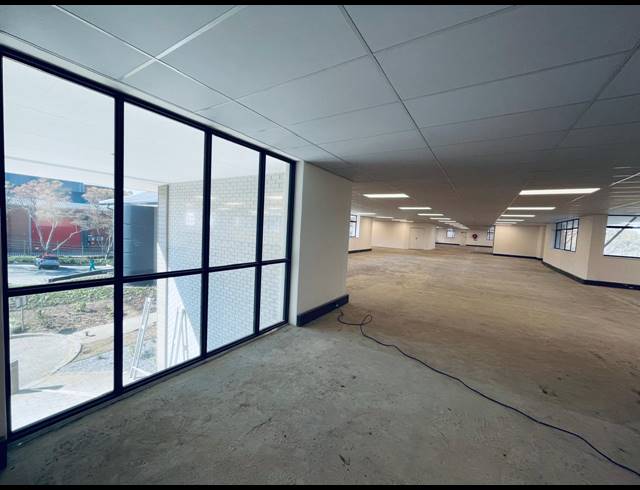 3,949M² OFFICE FOR SALE IN VORNA VALLEY